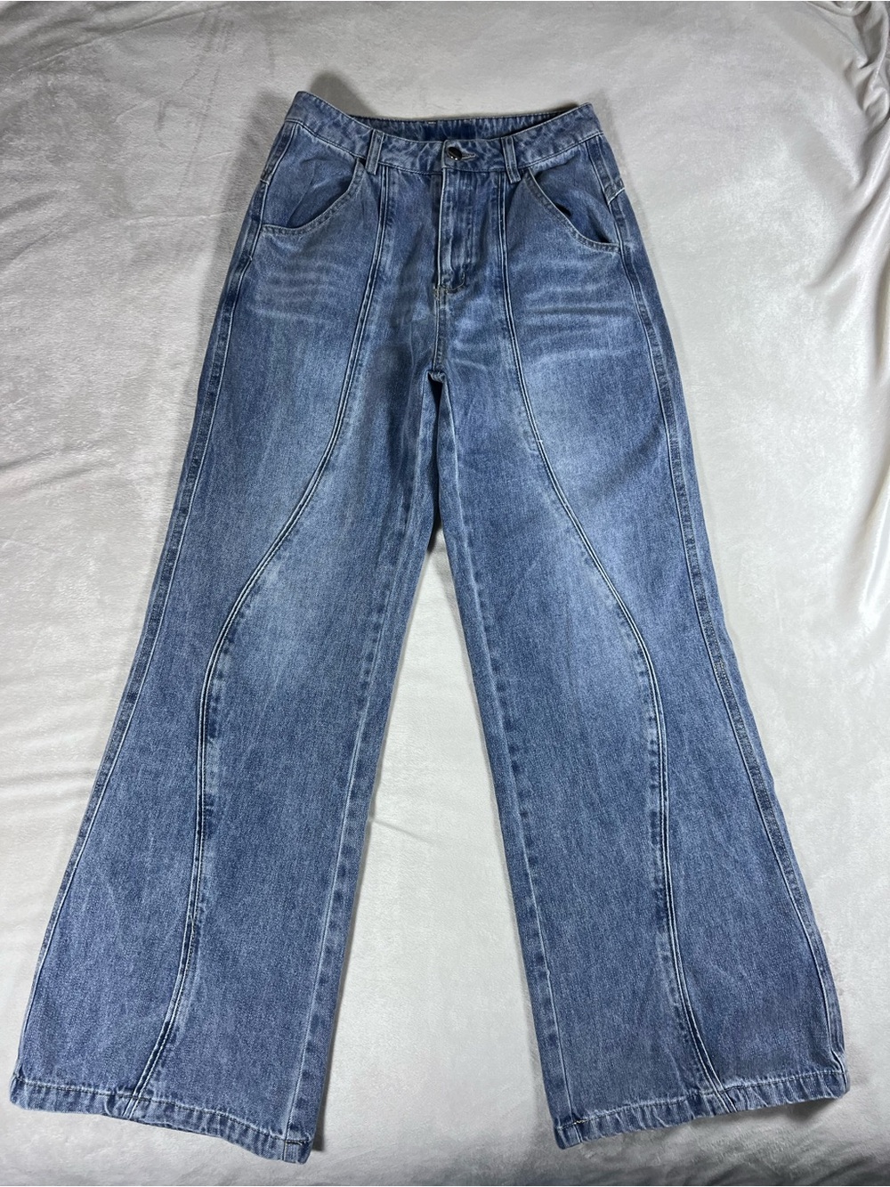 Y2K Aelfric Eden Jeans Women’s size 27 Light Wash Wide-Leg High Rise 5-Pocket